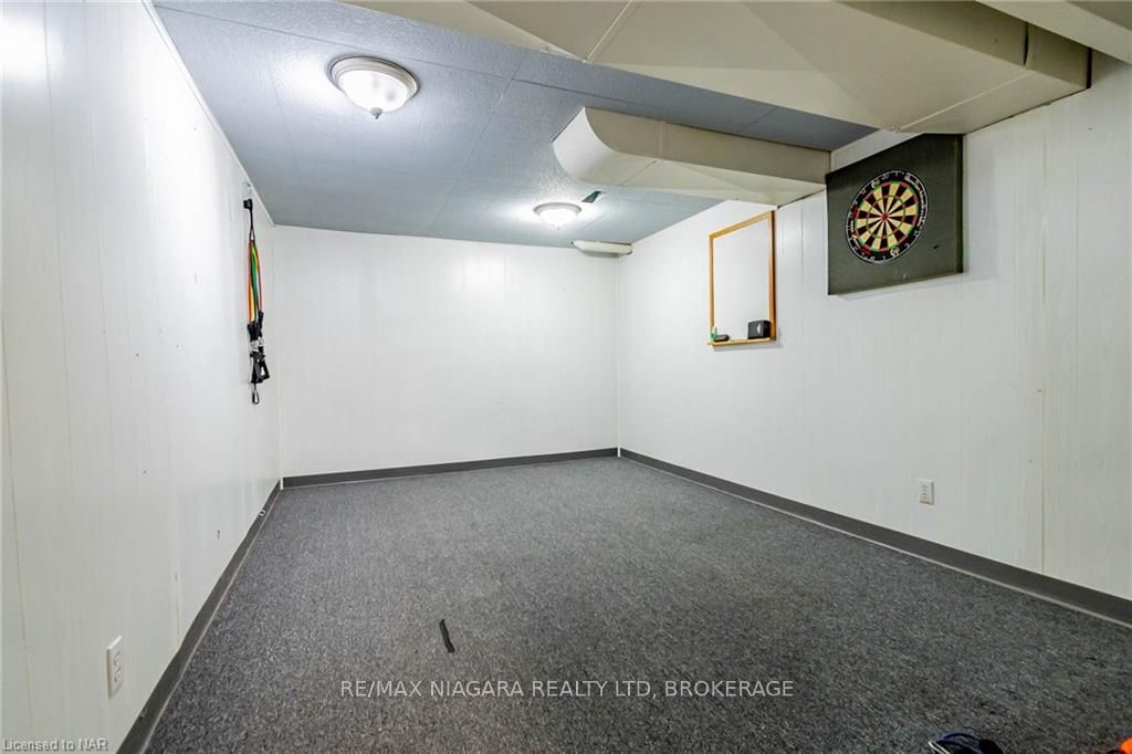 Photo 20 of 16 Royal Manor Drive, St. Catharines, Carlton/Bunting — HOMEH