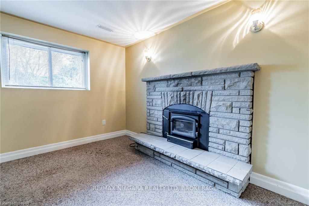 Photo 19 of 16 Royal Manor Drive, St. Catharines, Carlton/Bunting — HOMEH