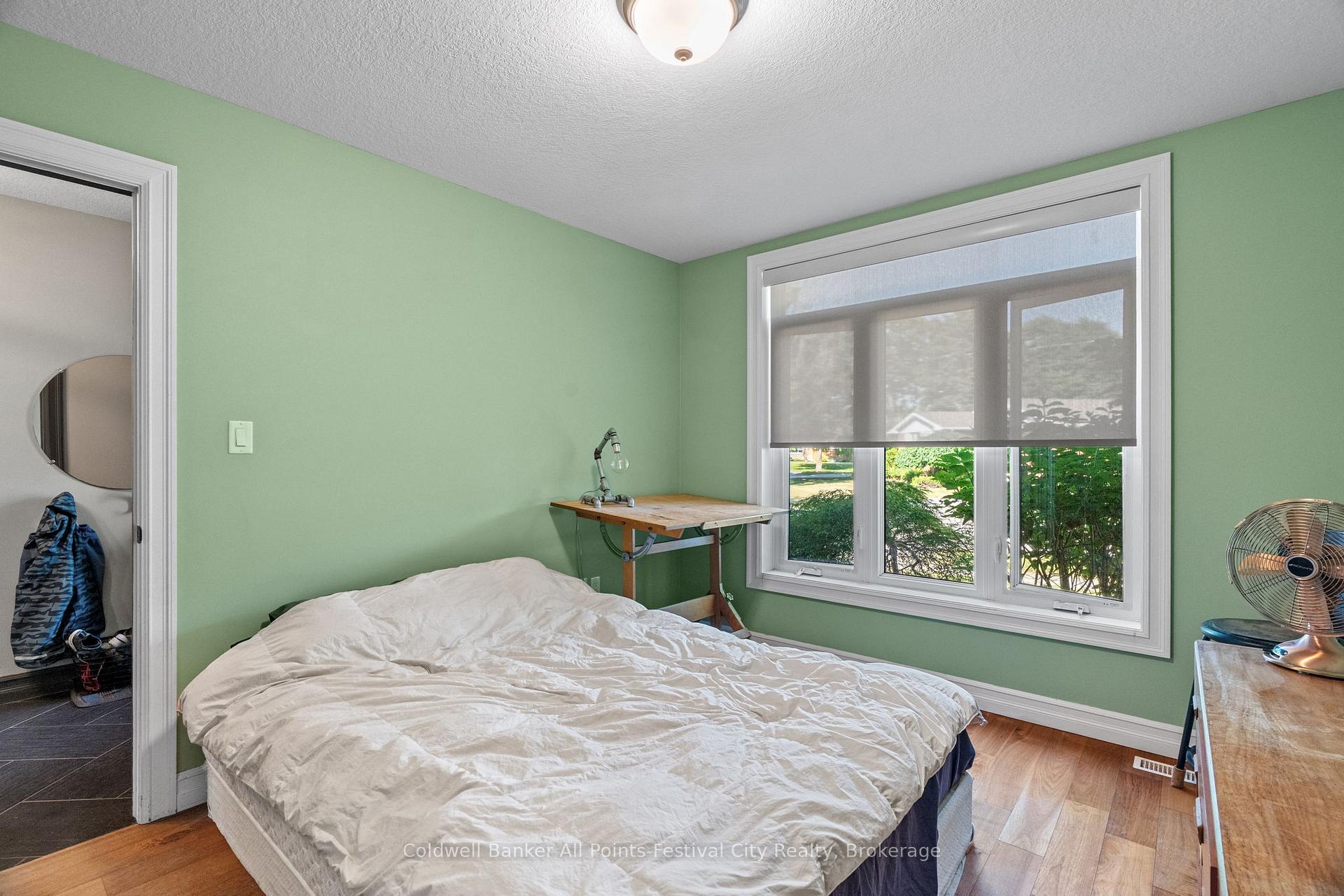 Photo 10 of 186 Hincks Street, Goderich, Goderich (Town) — HOMEH