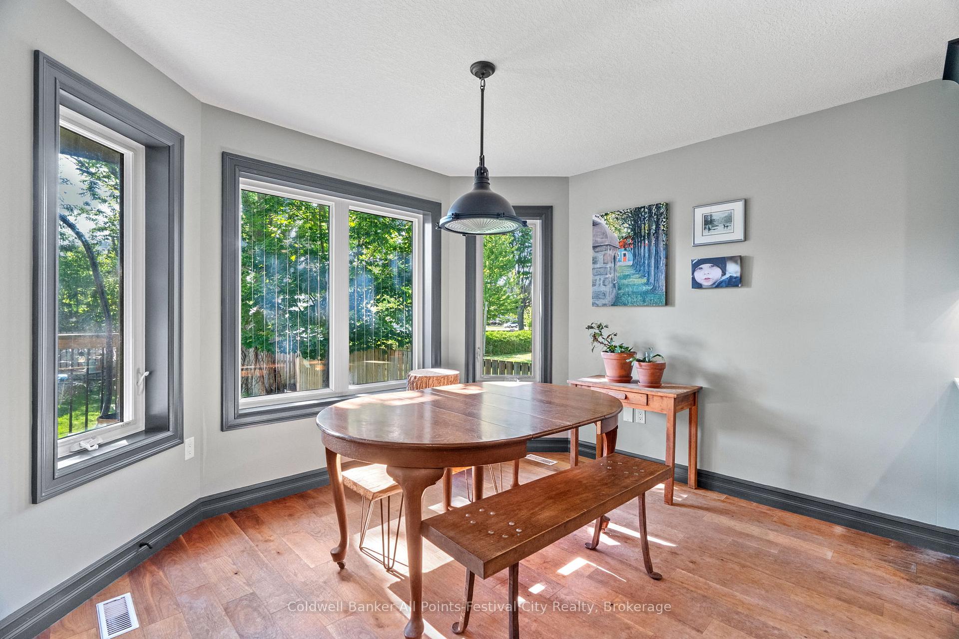 Photo 17 of 186 Hincks Street, Goderich, Goderich (Town) — HOMEH
