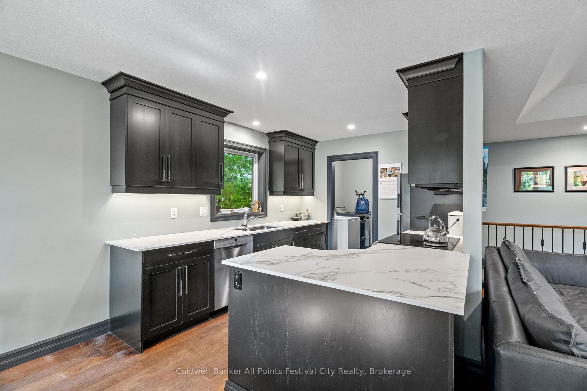 Photo 15 of 186 Hincks Street, Goderich, Goderich (Town) — HOMEH