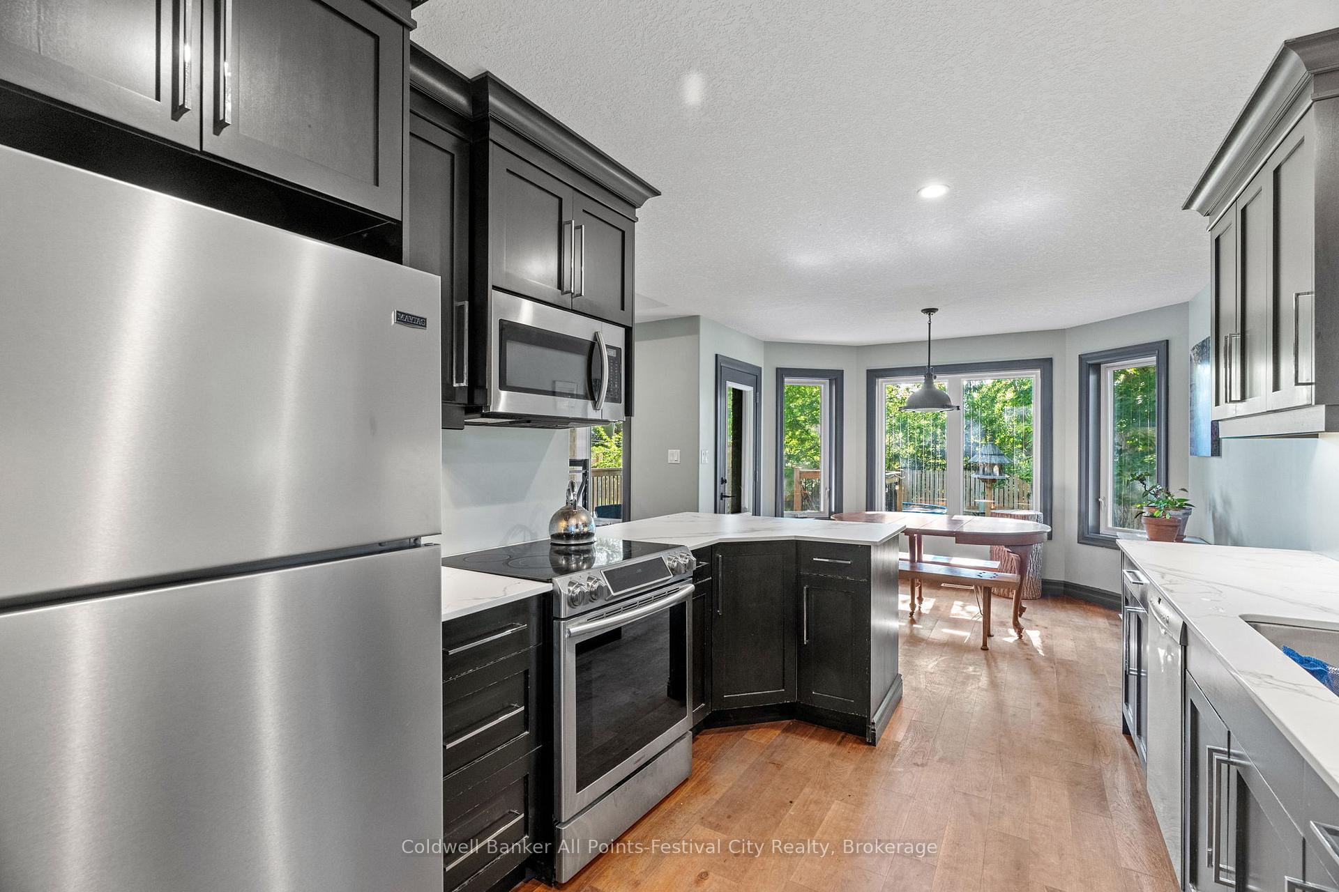 Photo 19 of 186 Hincks Street, Goderich, Goderich (Town) — HOMEH