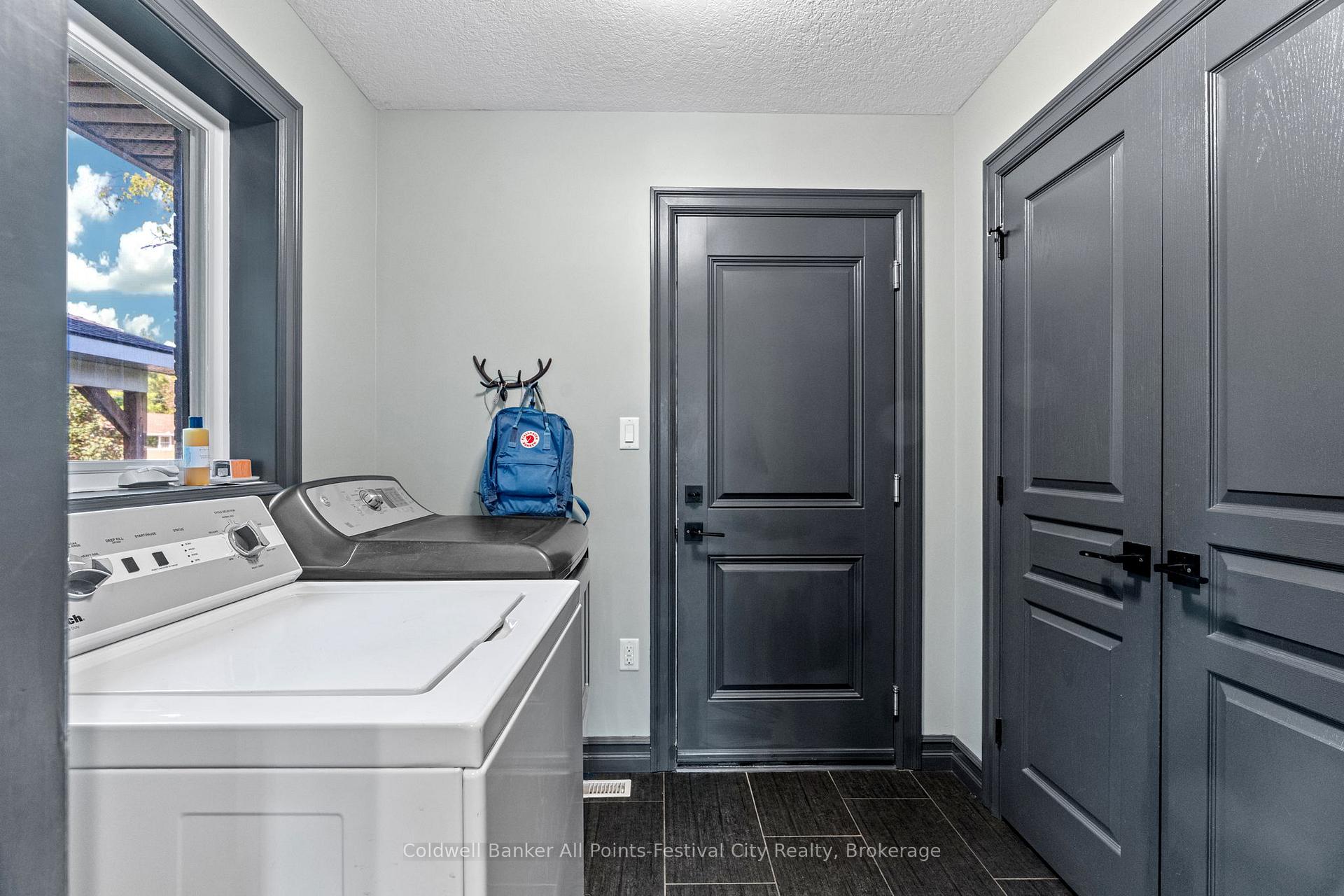 Photo 14 of 186 Hincks Street, Goderich, Goderich (Town) — HOMEH