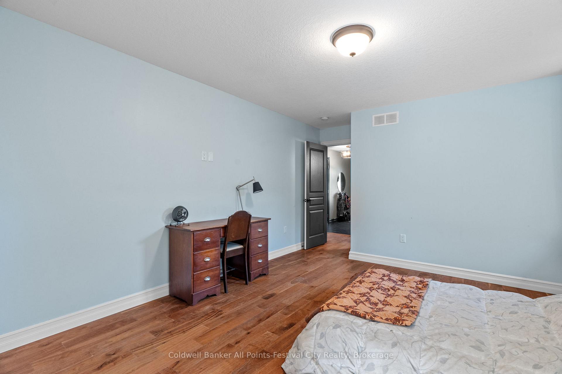 Photo 18 of 186 Hincks Street, Goderich, Goderich (Town) — HOMEH
