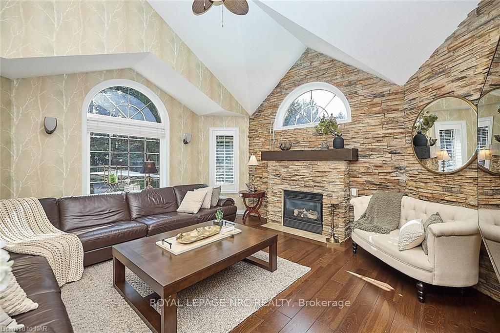 Photo 5 of 68 Welstead Drive, St. Catharines, Rykert/Vansickle — HOMEH