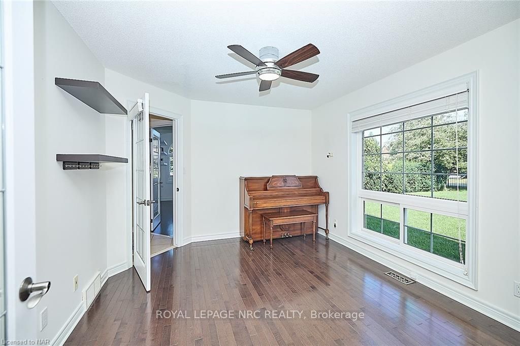 Photo 7 of 68 Welstead Drive, St. Catharines, Rykert/Vansickle — HOMEH