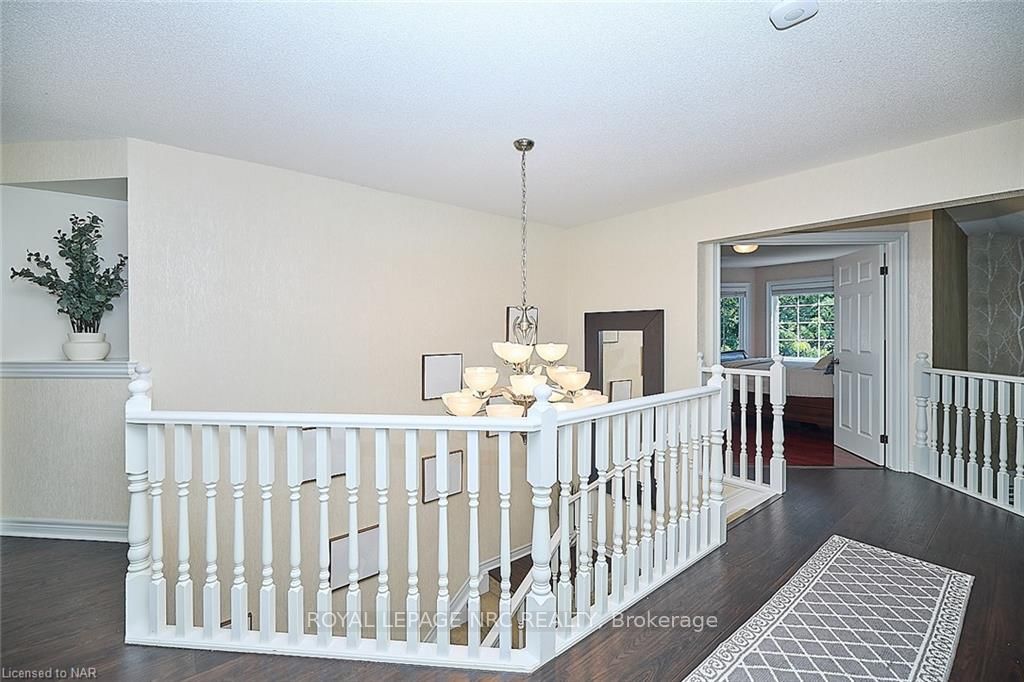 Photo 8 of 68 Welstead Drive, St. Catharines, Rykert/Vansickle — HOMEH