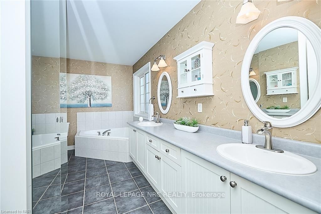 Photo 9 of 68 Welstead Drive, St. Catharines, Rykert/Vansickle — HOMEH