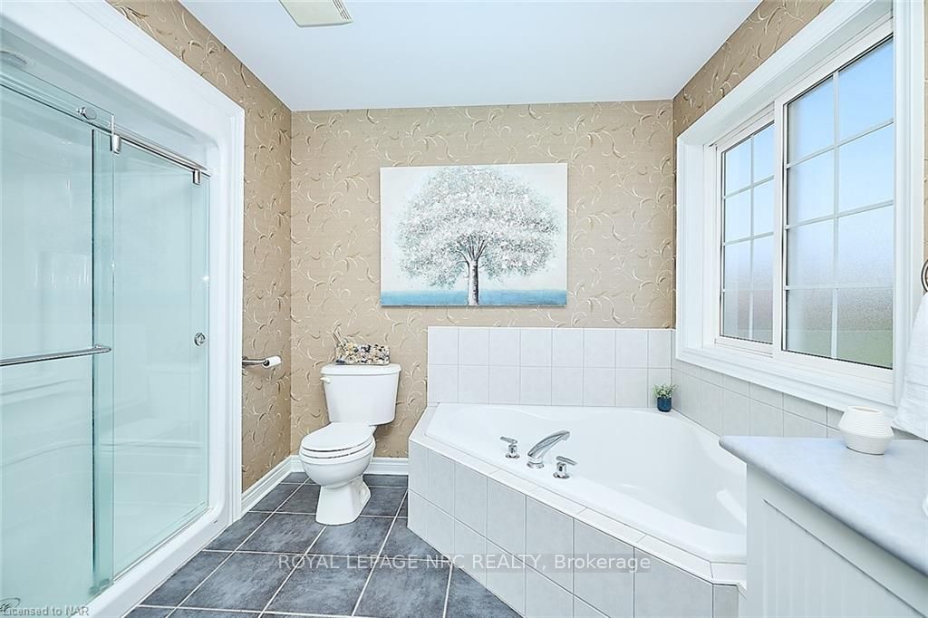 Photo 10 of 68 Welstead Drive, St. Catharines, Rykert/Vansickle — HOMEH