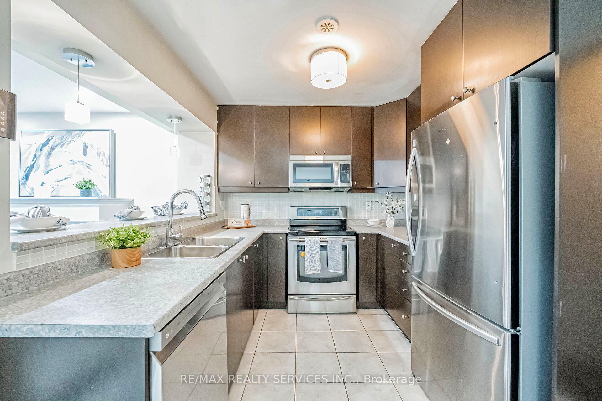 Photo 17 of 55 Bevington Road, Brampton, Northwest Brampton — HOMEH