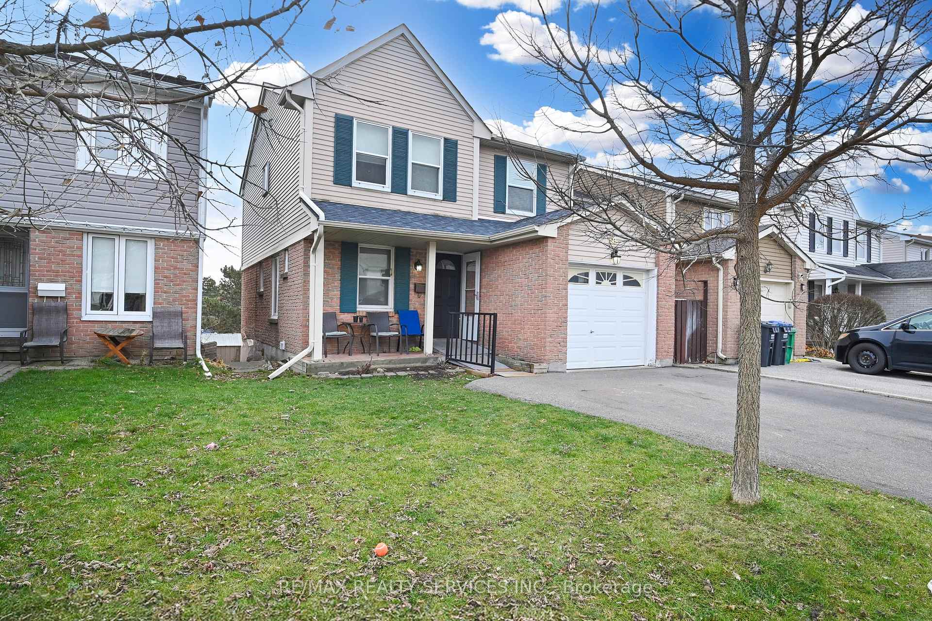 Photo 2 of 58 Mayfair Crescent, Brampton, Central Park — HOMEH