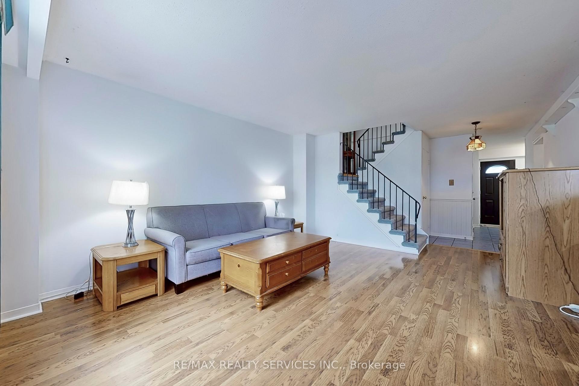 Photo 6 of 58 Mayfair Crescent, Brampton, Central Park — HOMEH