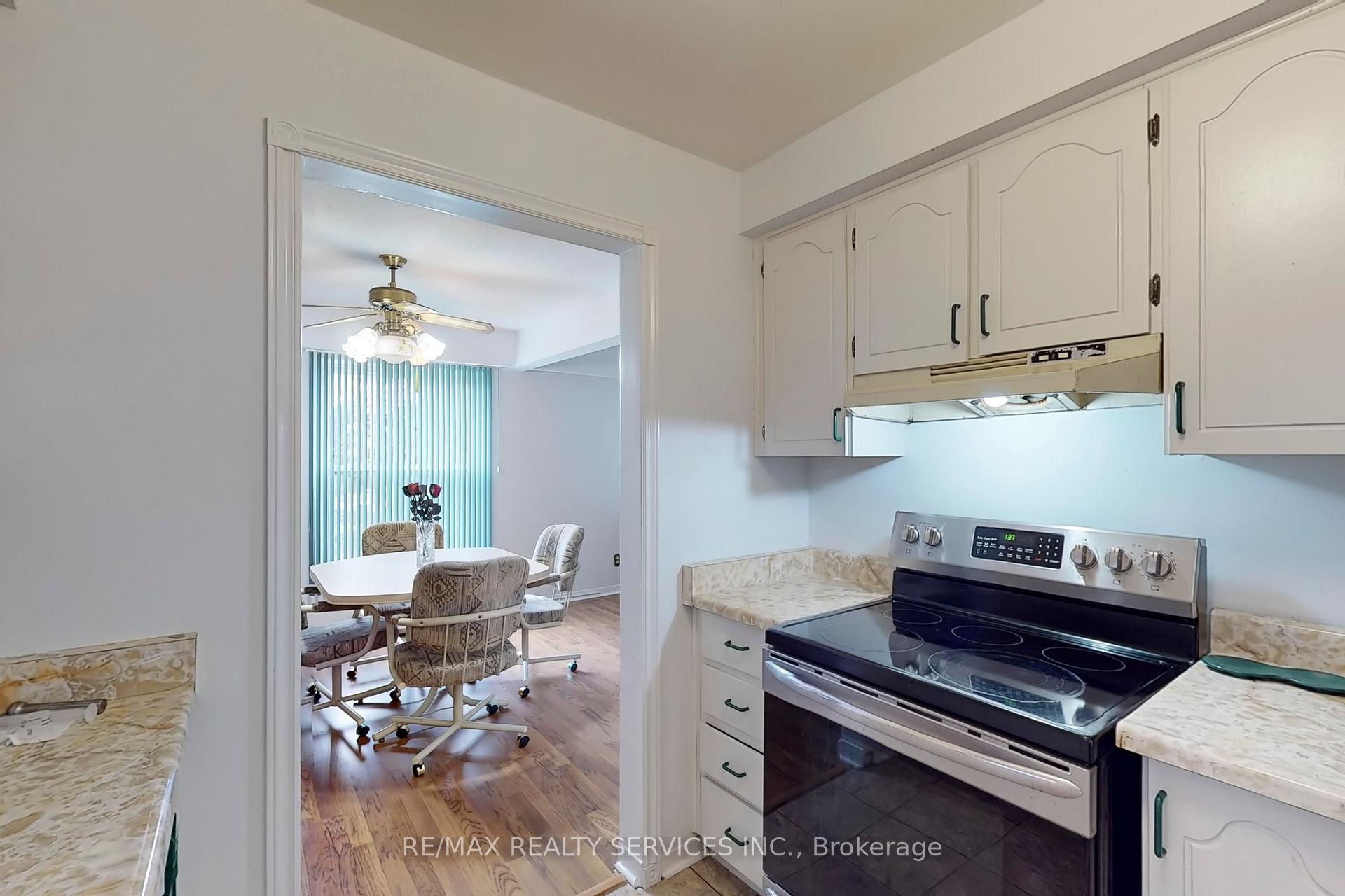 Photo 9 of 58 Mayfair Crescent, Brampton, Central Park — HOMEH