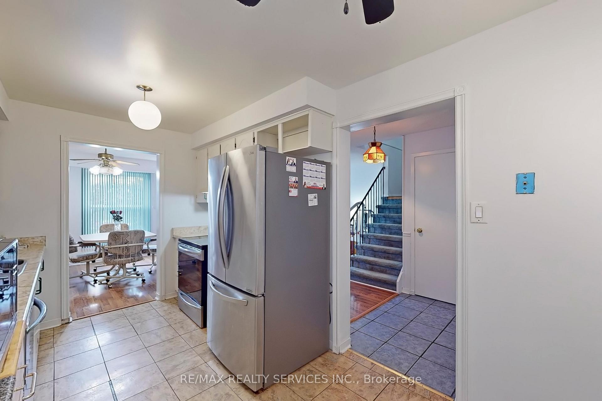 Photo 12 of 58 Mayfair Crescent, Brampton, Central Park — HOMEH