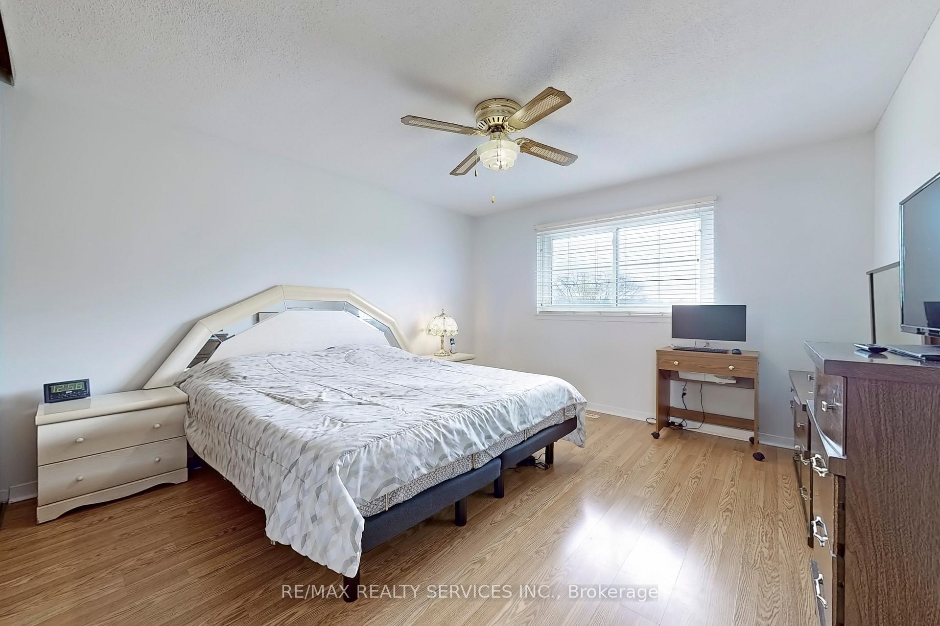 Photo 16 of 58 Mayfair Crescent, Brampton, Central Park — HOMEH
