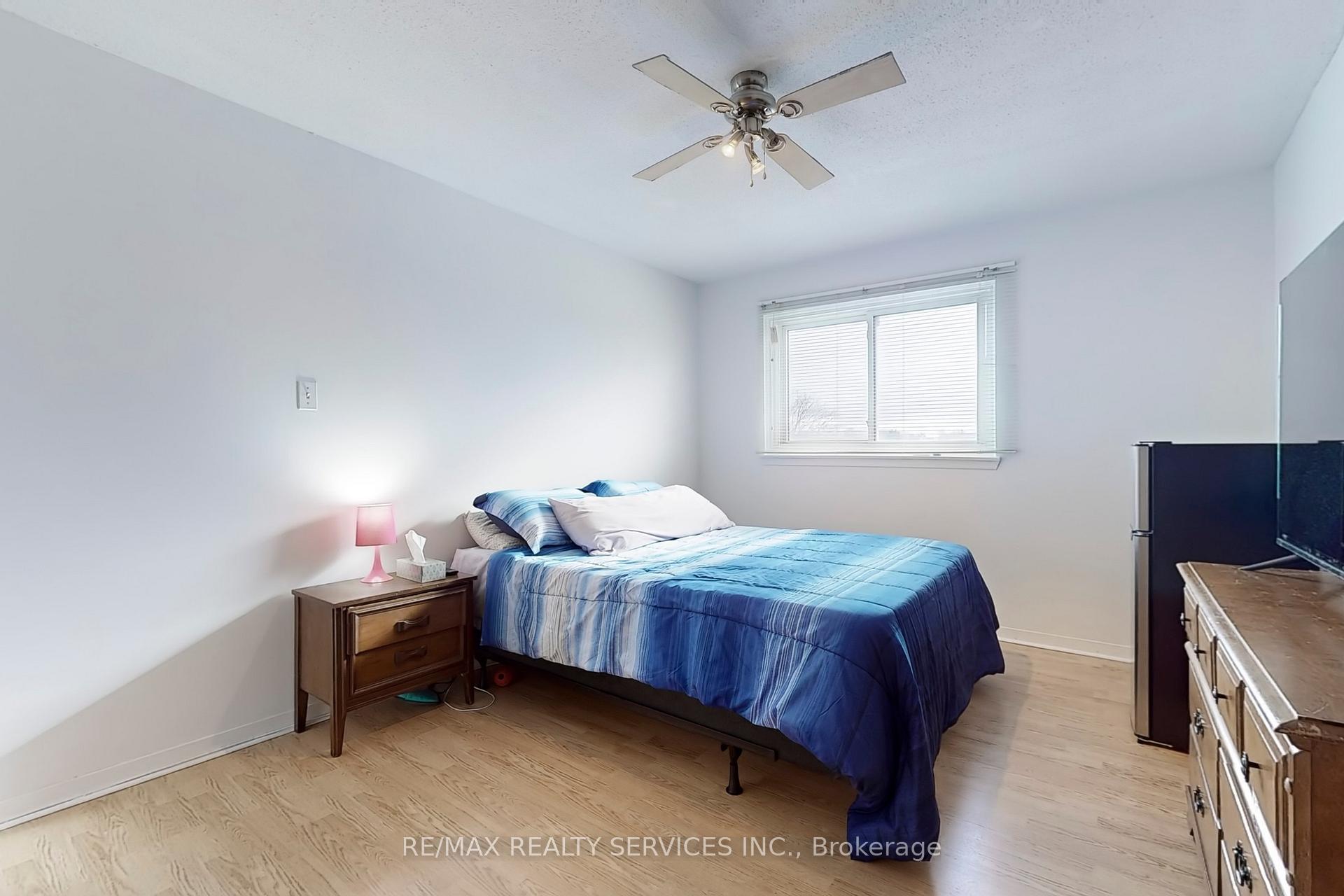 Photo 17 of 58 Mayfair Crescent, Brampton, Central Park — HOMEH