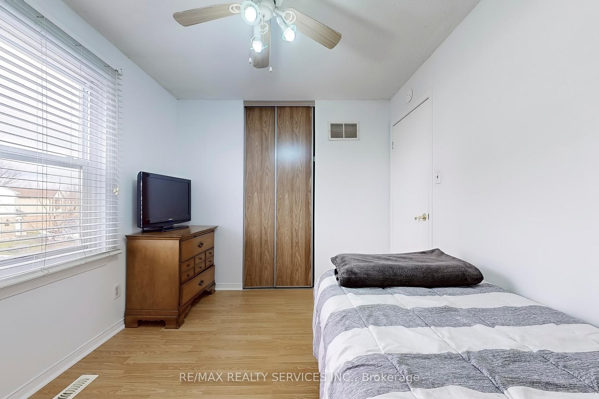 Photo 19 of 58 Mayfair Crescent, Brampton, Central Park — HOMEH