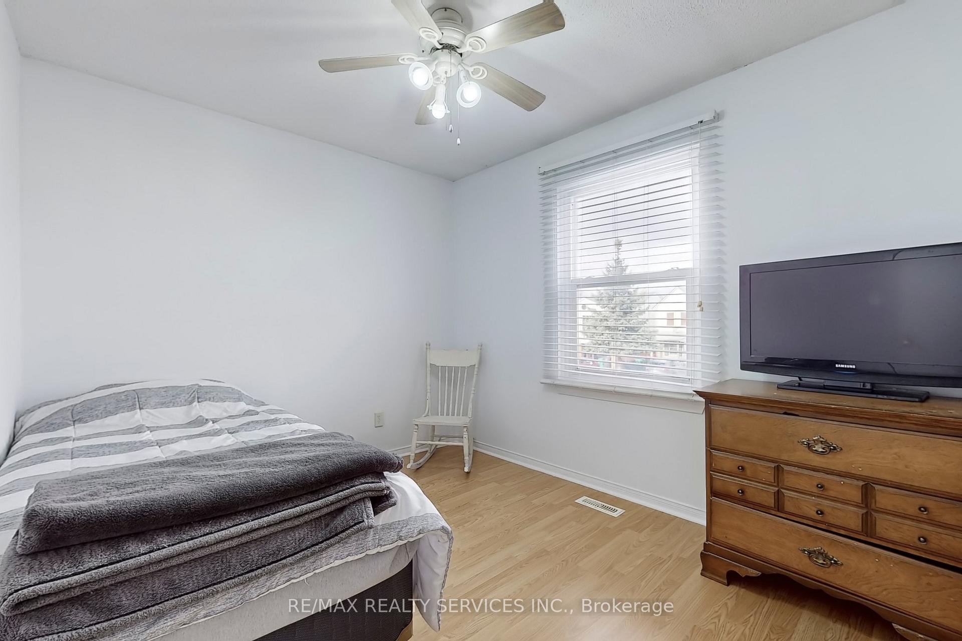 Photo 20 of 58 Mayfair Crescent, Brampton, Central Park — HOMEH