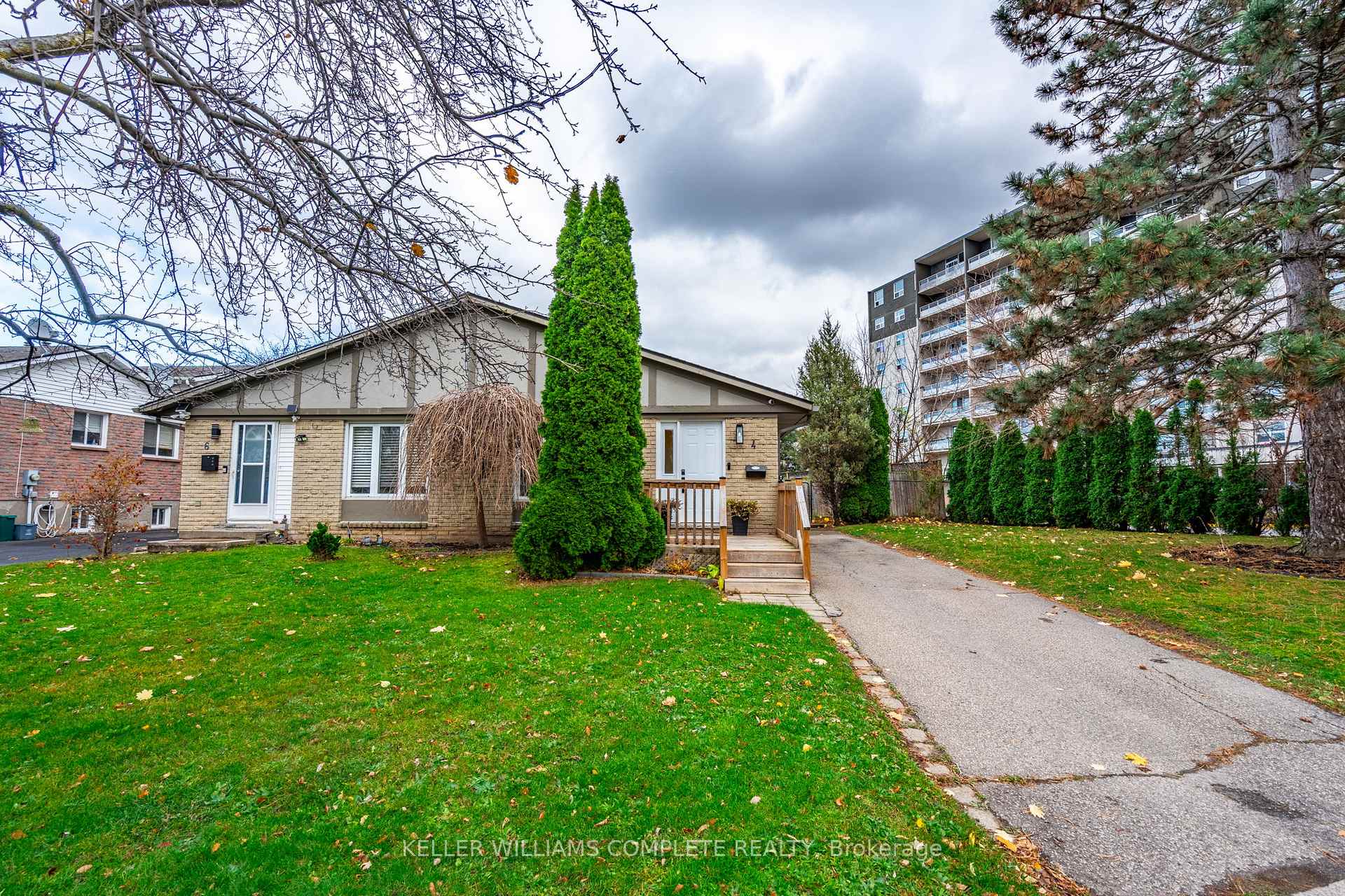 Photo 1 of 4 Mcnicholl Circle, St. Catharines, Fairview — HOMEH