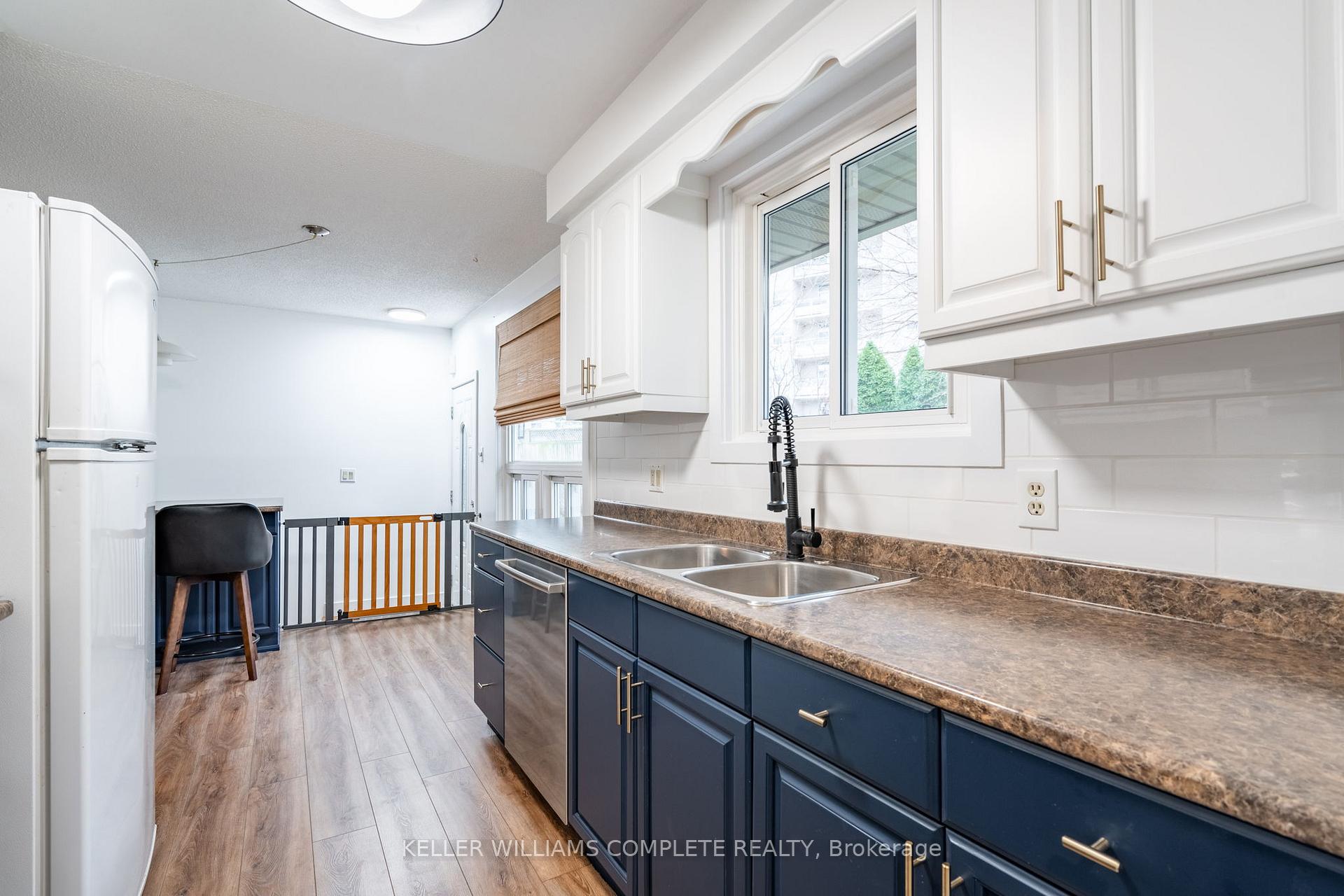 Photo 7 of 4 Mcnicholl Circle, St. Catharines, Fairview — HOMEH