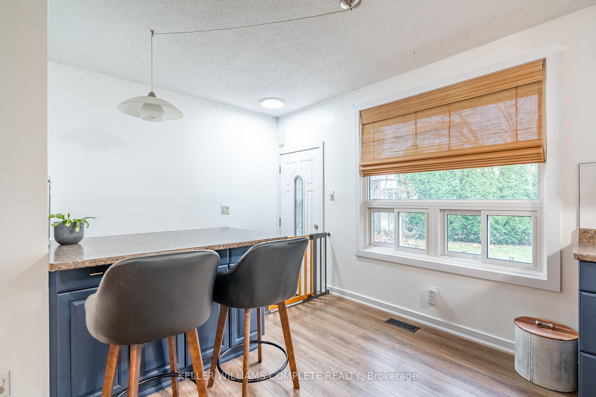 Photo 8 of 4 Mcnicholl Circle, St. Catharines, Fairview — HOMEH