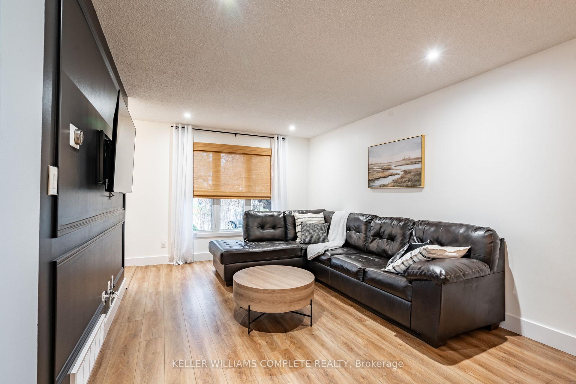 Photo 12 of 4 Mcnicholl Circle, St. Catharines, Fairview — HOMEH