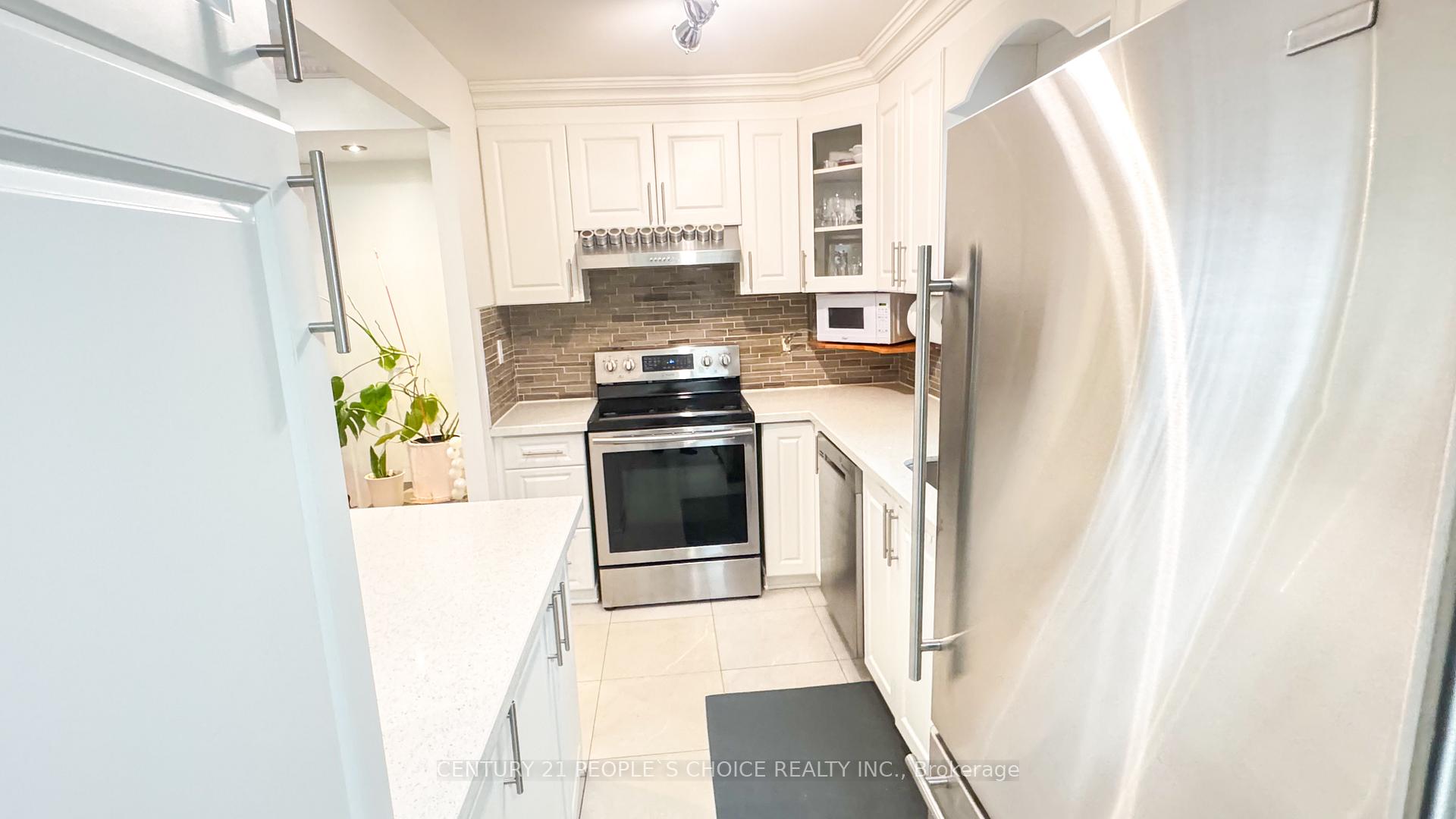 Photo 18 of 16 Hedley Court, Brampton, Central Park — HOMEH