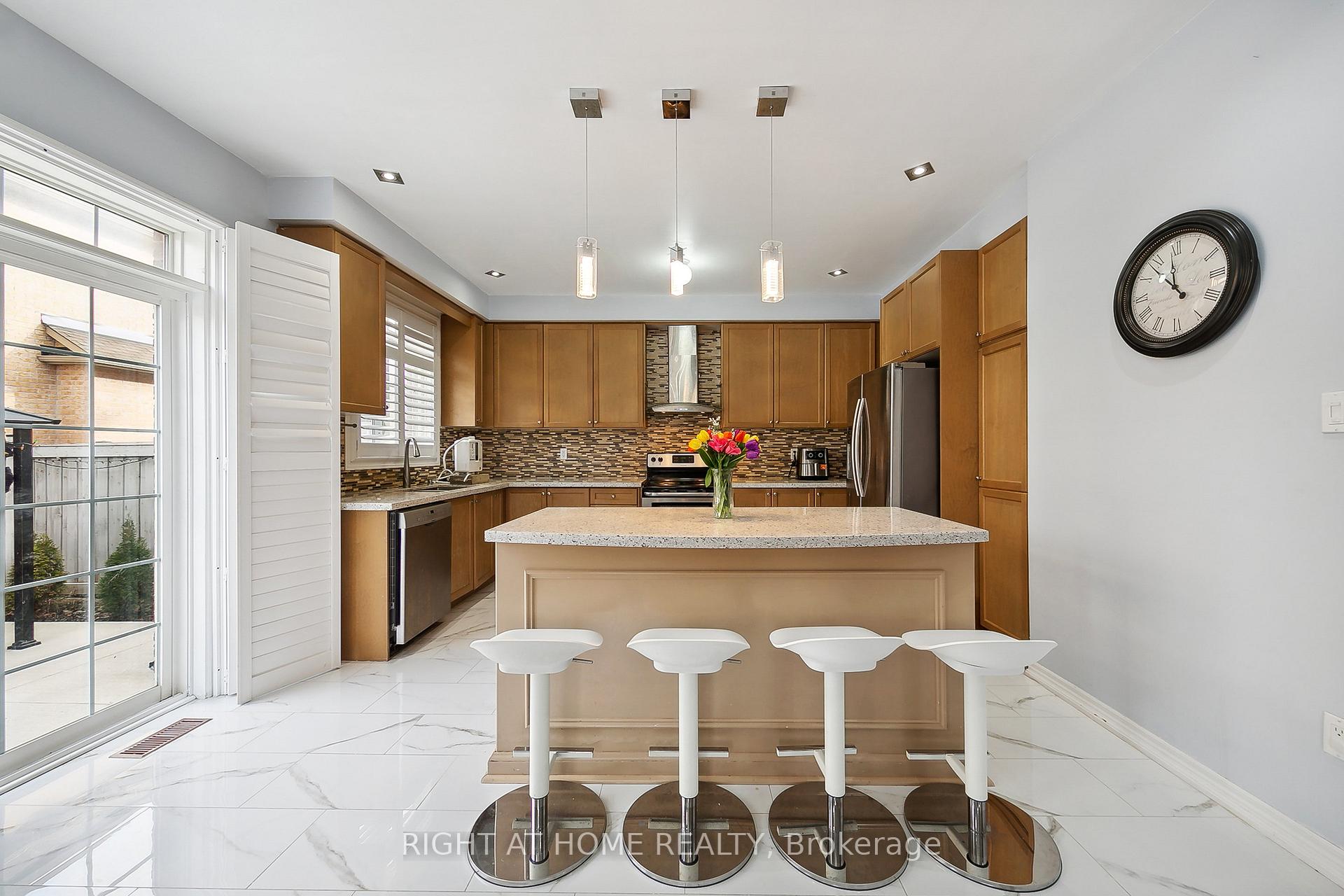 Photo 14 of 1 Sage Meadow Crescent, Brampton, Credit Valley — HOMEH