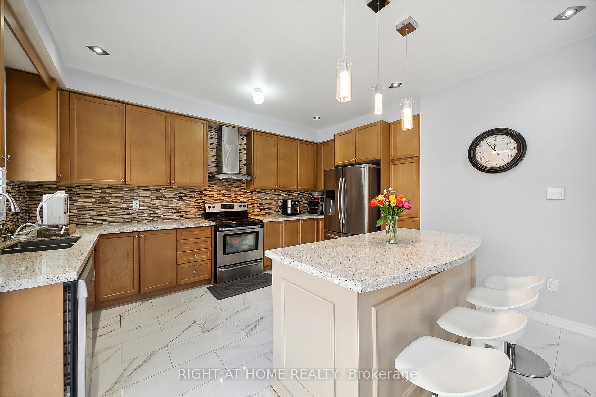 Photo 15 of 1 Sage Meadow Crescent, Brampton, Credit Valley — HOMEH