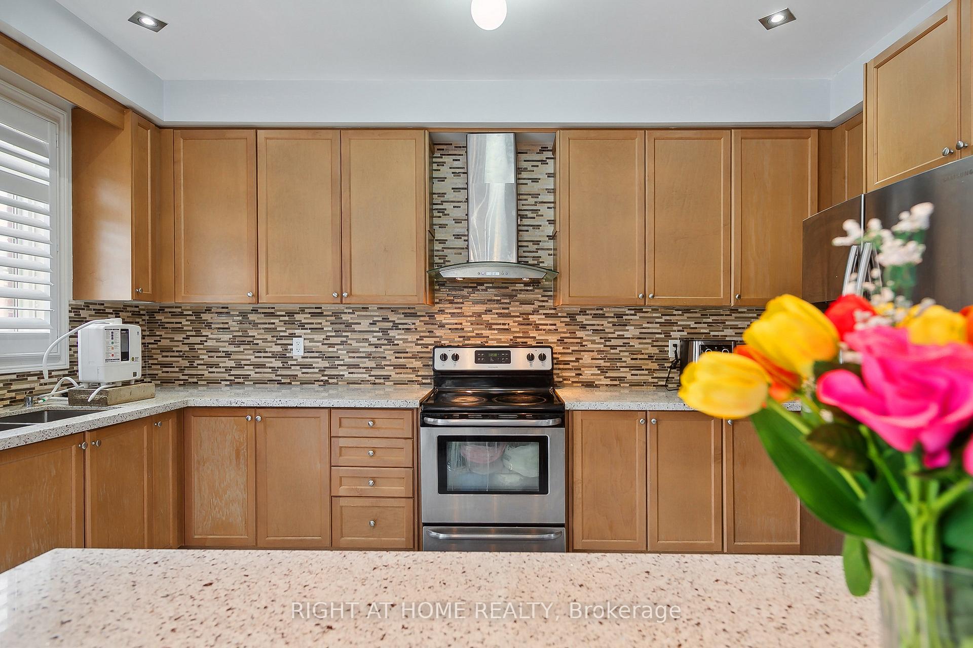 Photo 16 of 1 Sage Meadow Crescent, Brampton, Credit Valley — HOMEH