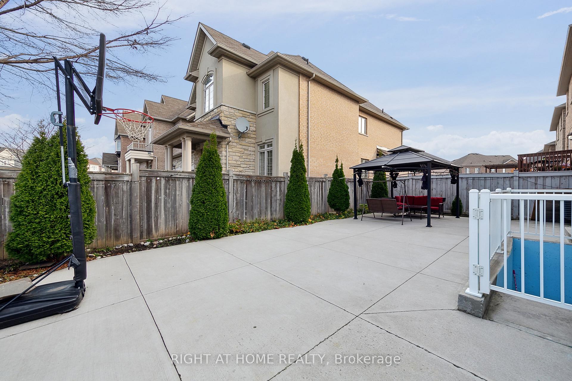 Photo 31 of 1 Sage Meadow Crescent, Brampton, Credit Valley — HOMEH