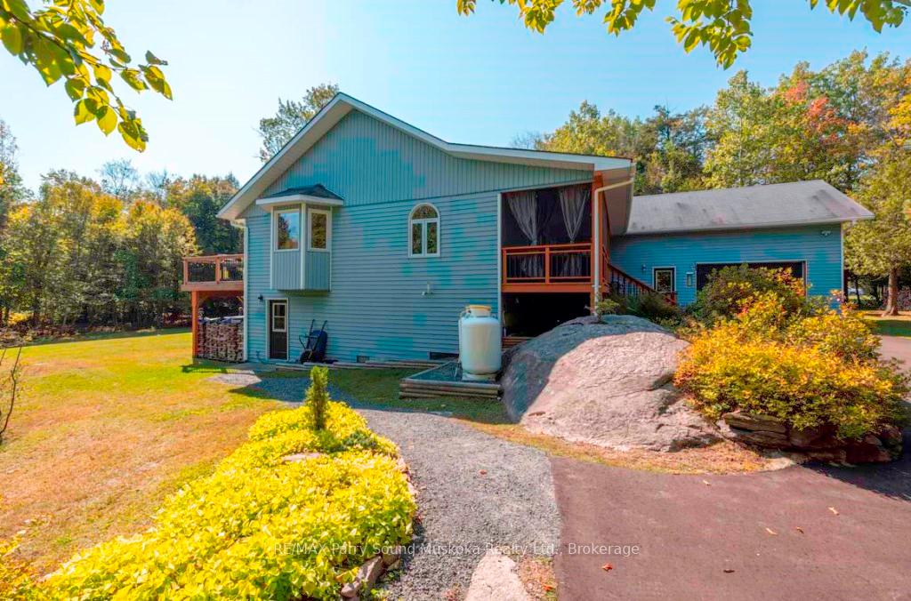 Photo 3 of 33 Pineridge Drive, McDougall — HOMEH
