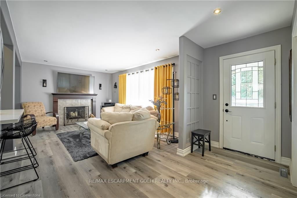 Photo 3 of 21 Hillgarden Road, St. Catharines, Burleigh Hill — HOMEH