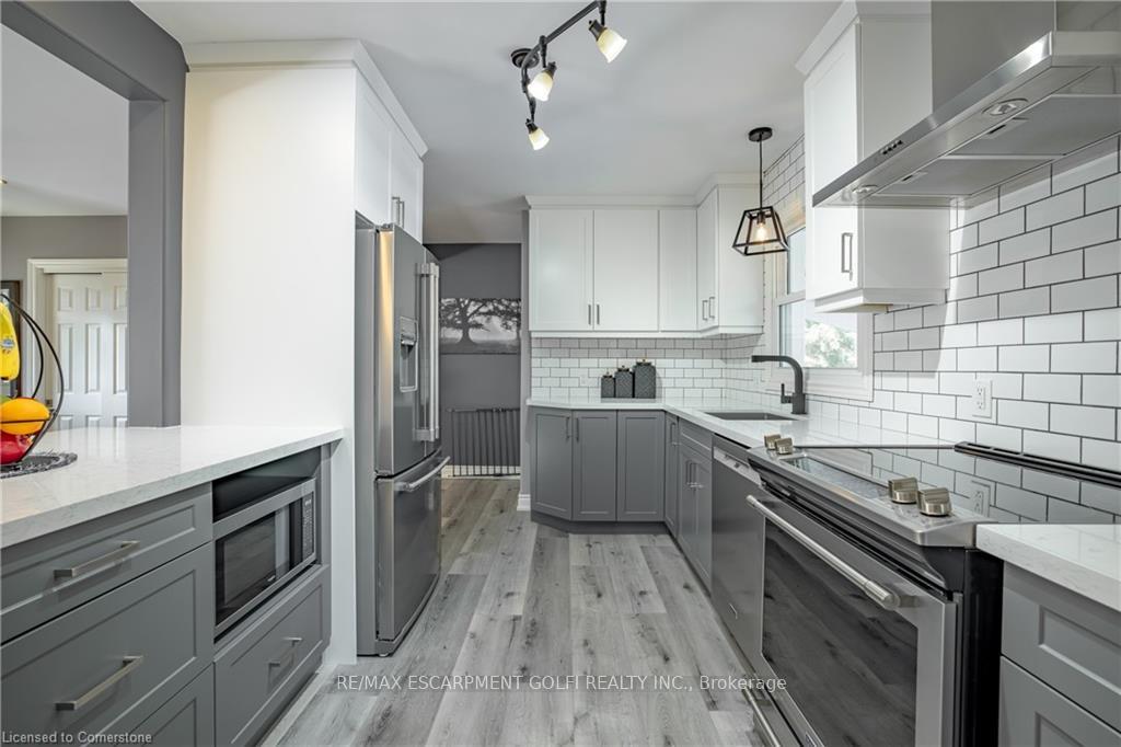 Photo 8 of 21 Hillgarden Road, St. Catharines, Burleigh Hill — HOMEH
