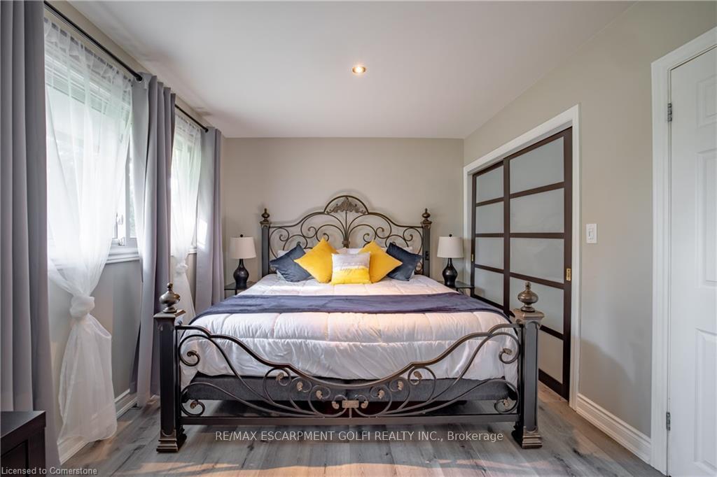 Photo 13 of 21 Hillgarden Road, St. Catharines, Burleigh Hill — HOMEH