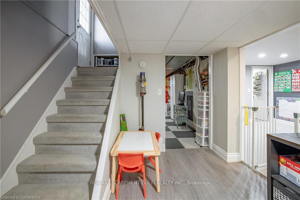 Photo 15 of 21 Hillgarden Road, St. Catharines, Burleigh Hill — HOMEH