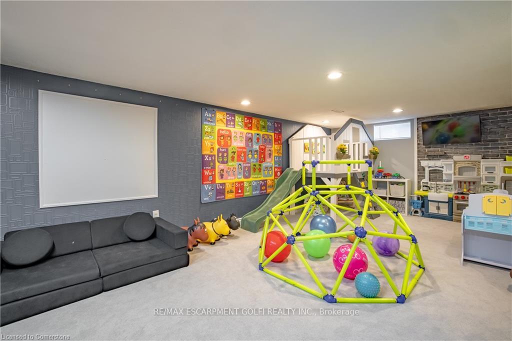 Photo 18 of 21 Hillgarden Road, St. Catharines, Burleigh Hill — HOMEH