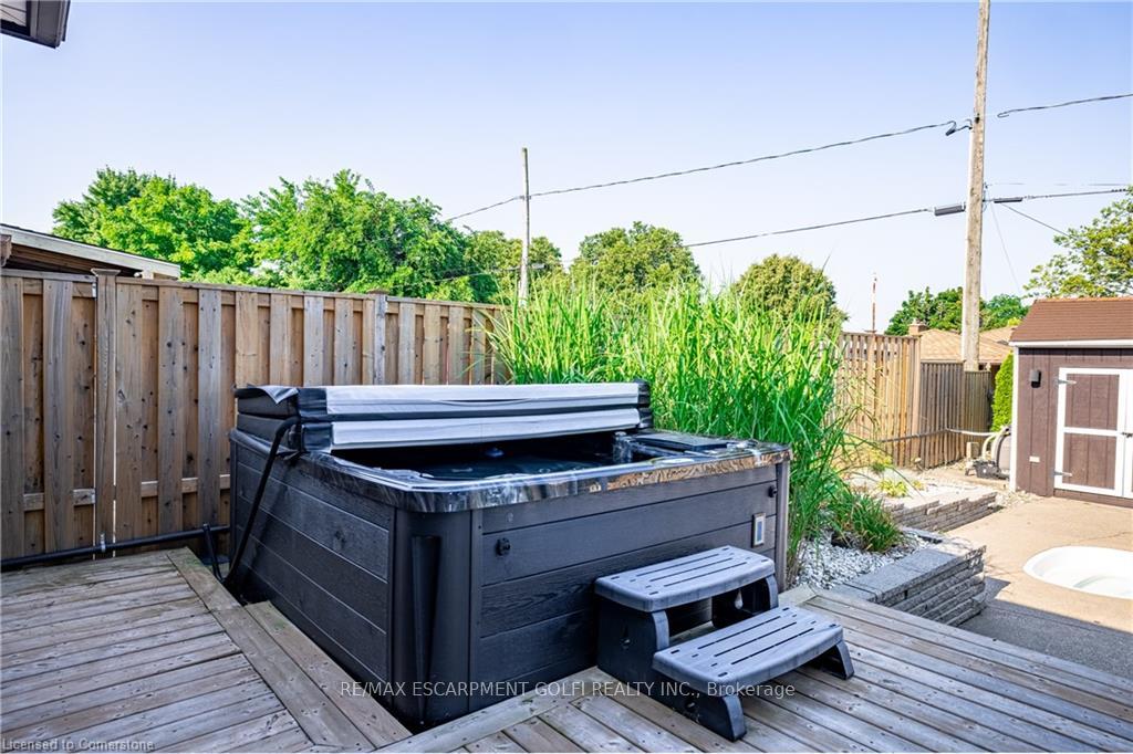 Photo 23 of 21 Hillgarden Road, St. Catharines, Burleigh Hill — HOMEH