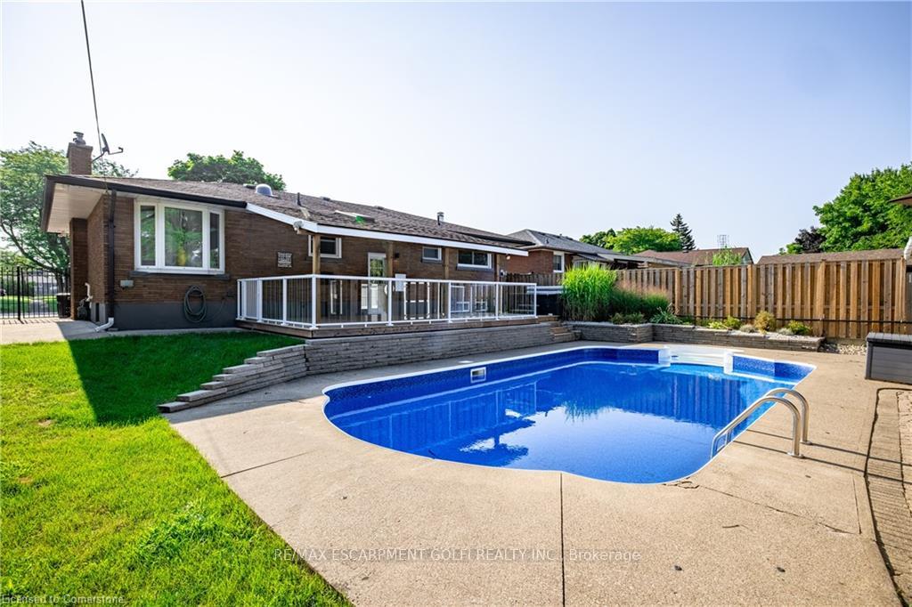Photo 25 of 21 Hillgarden Road, St. Catharines, Burleigh Hill — HOMEH