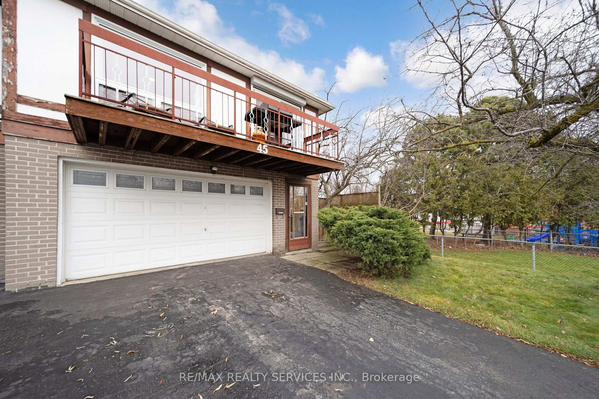 Photo 2 of 45 Griselda Crescent N, Brampton, Northgate — HOMEH