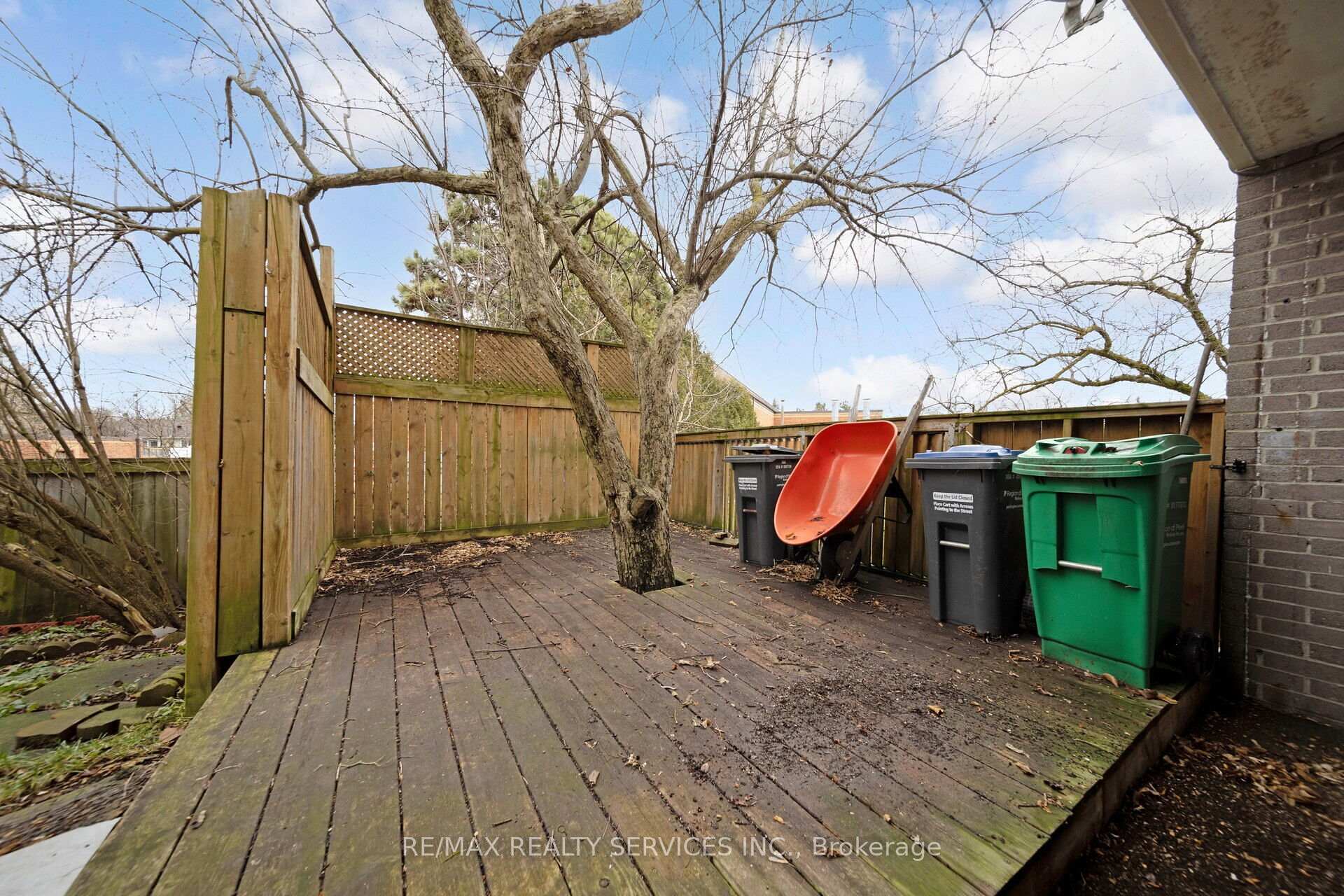 Photo 4 of 45 Griselda Crescent N, Brampton, Northgate — HOMEH