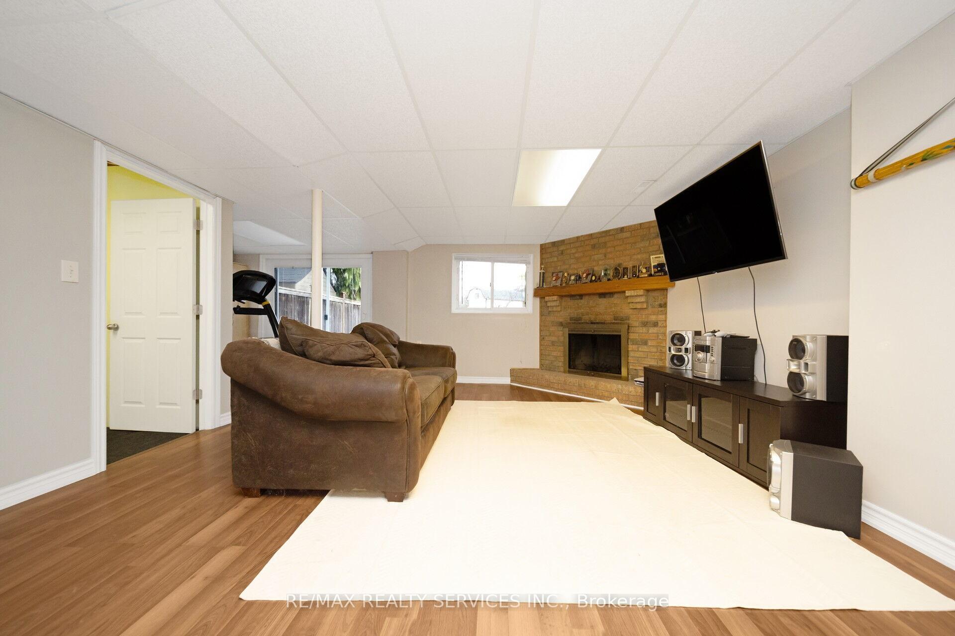 Photo 9 of 45 Griselda Crescent N, Brampton, Northgate — HOMEH