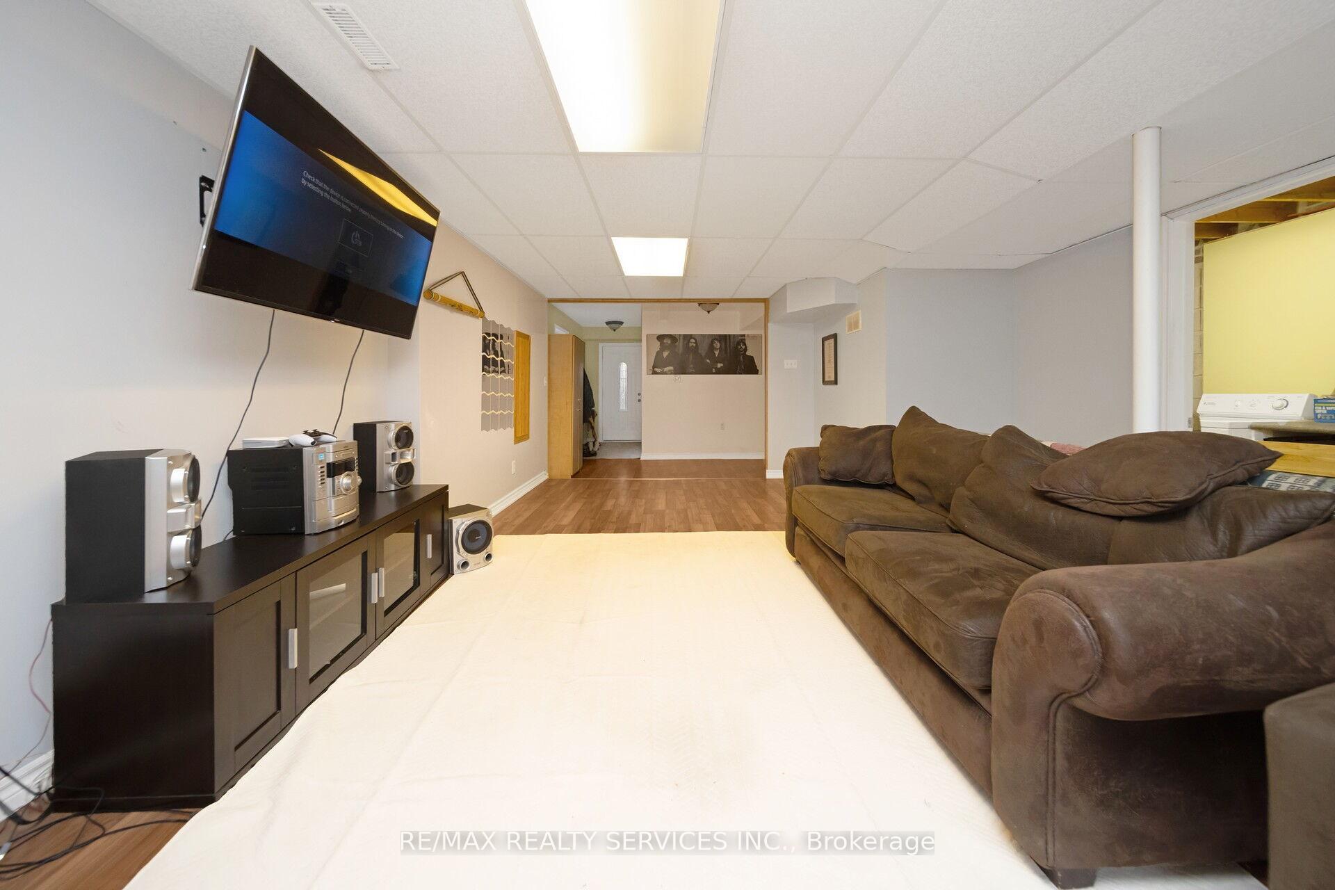 Photo 11 of 45 Griselda Crescent N, Brampton, Northgate — HOMEH