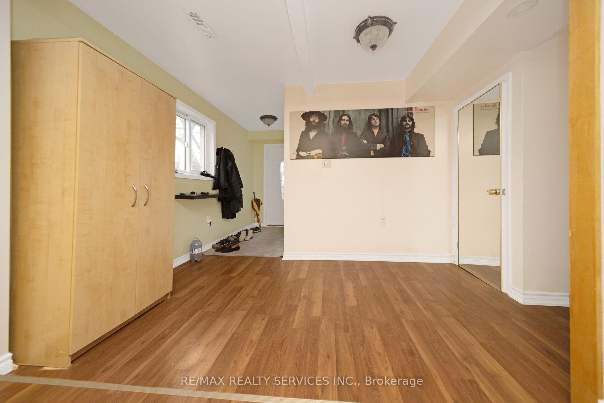 Photo 14 of 45 Griselda Crescent N, Brampton, Northgate — HOMEH