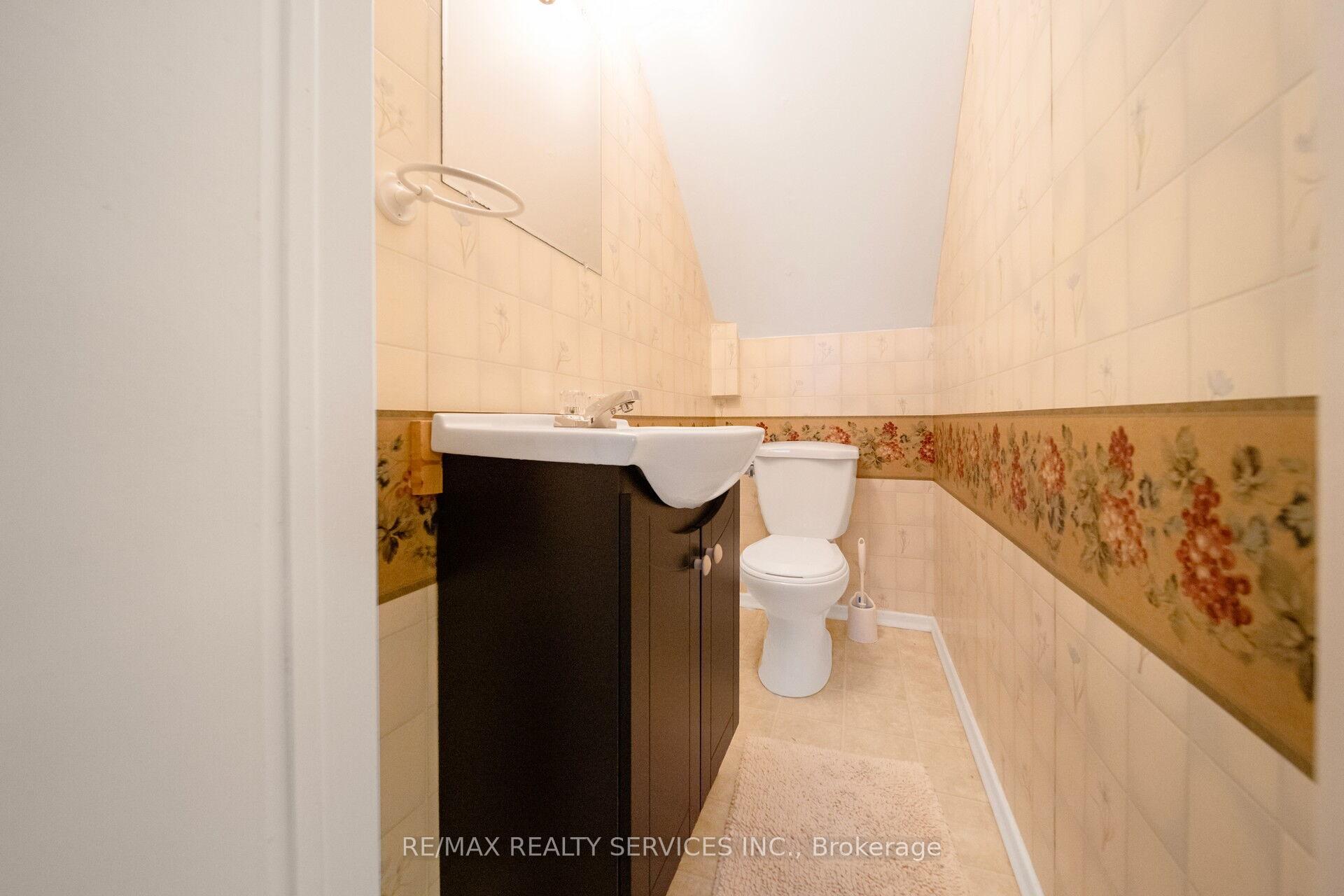 Photo 15 of 45 Griselda Crescent N, Brampton, Northgate — HOMEH