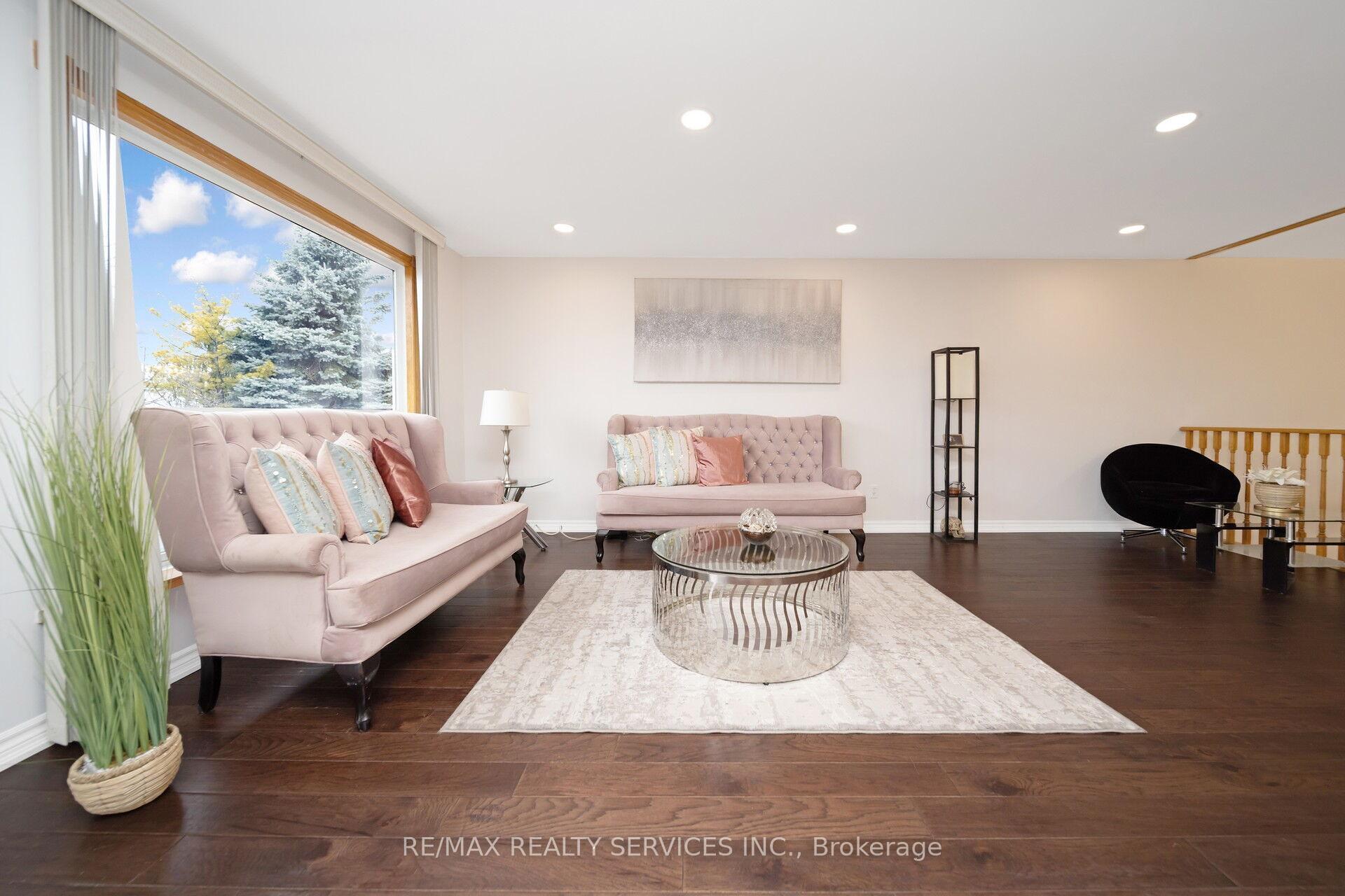 Photo 17 of 45 Griselda Crescent N, Brampton, Northgate — HOMEH