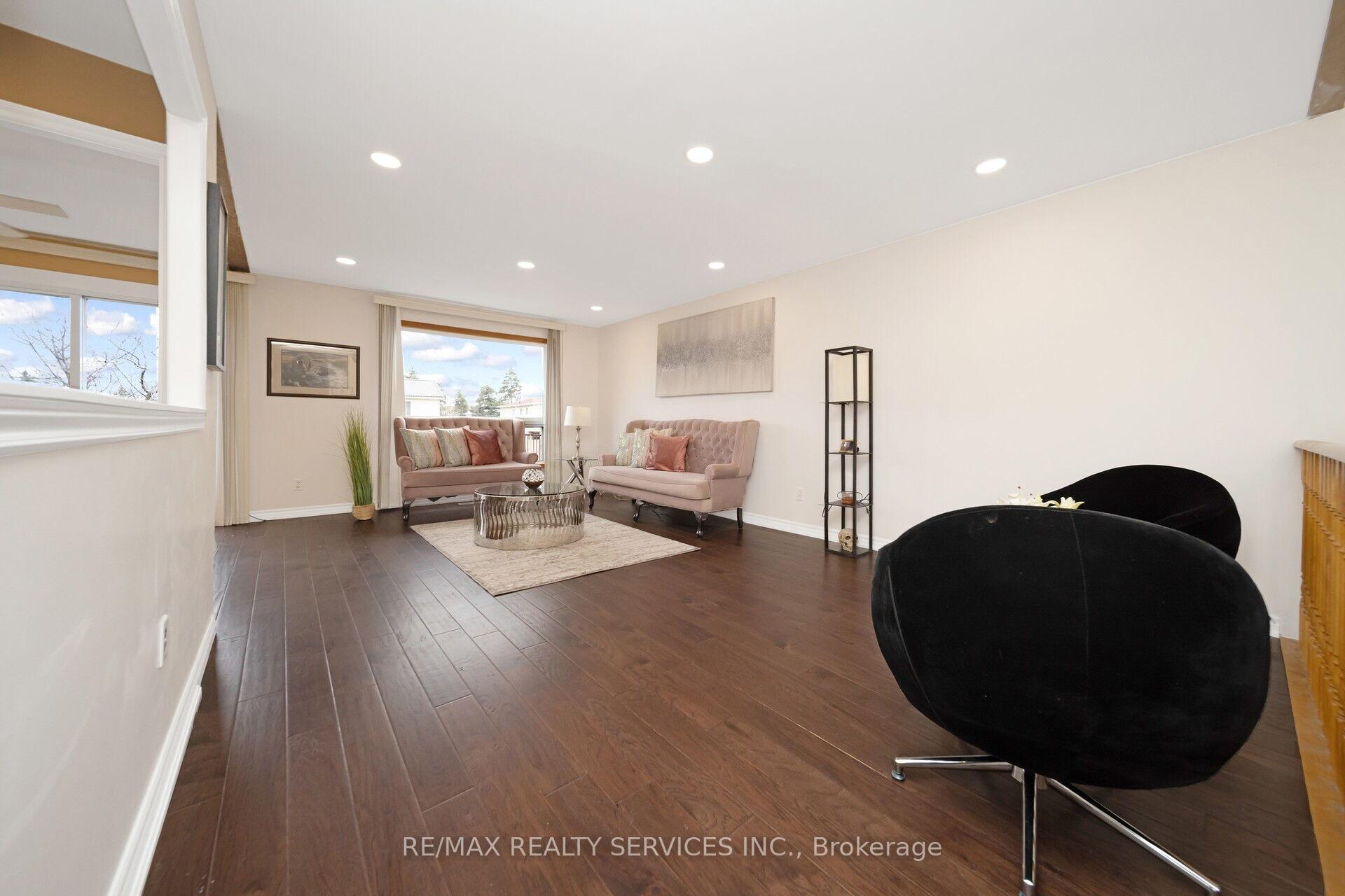 Photo 18 of 45 Griselda Crescent N, Brampton, Northgate — HOMEH