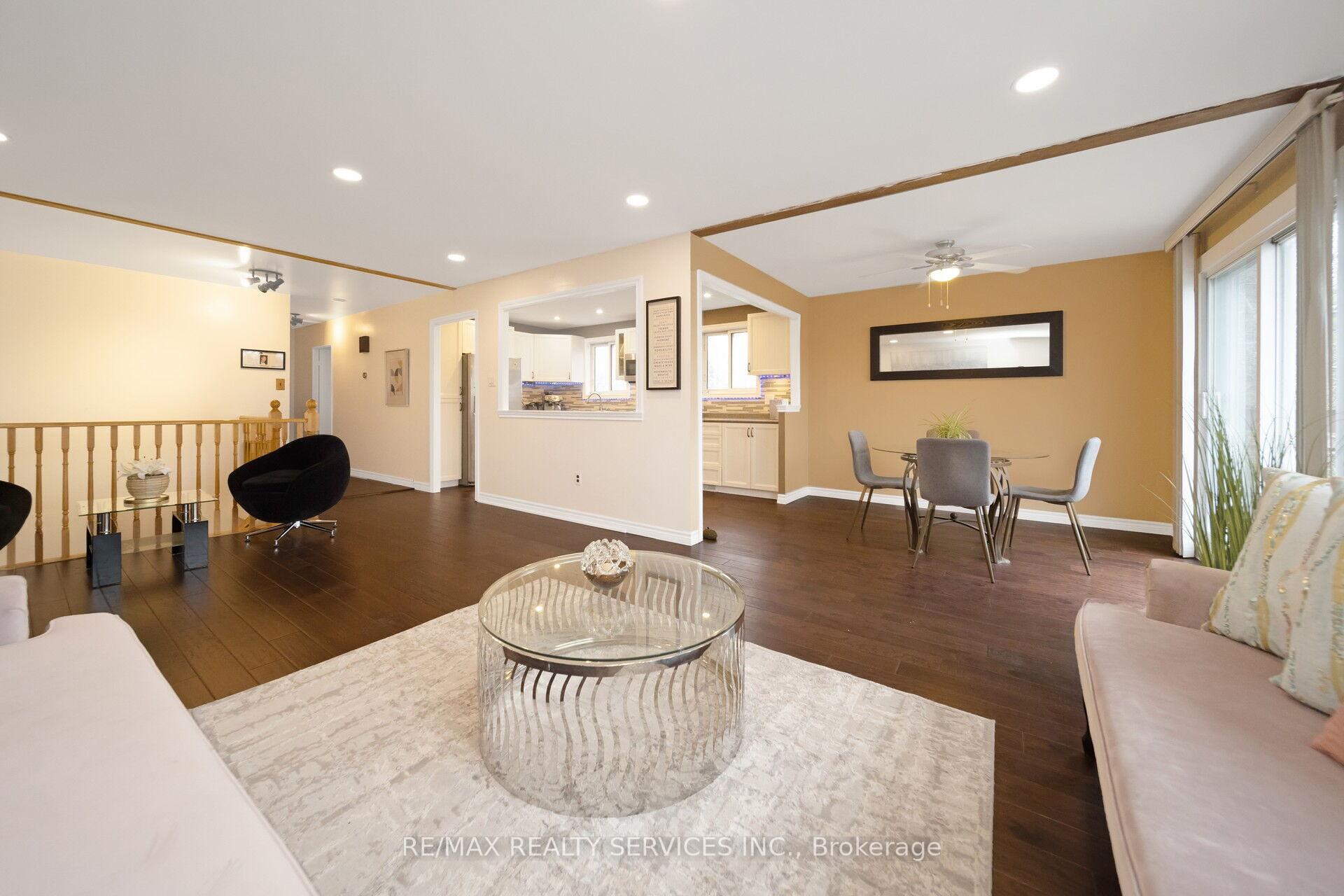 Photo 20 of 45 Griselda Crescent N, Brampton, Northgate — HOMEH