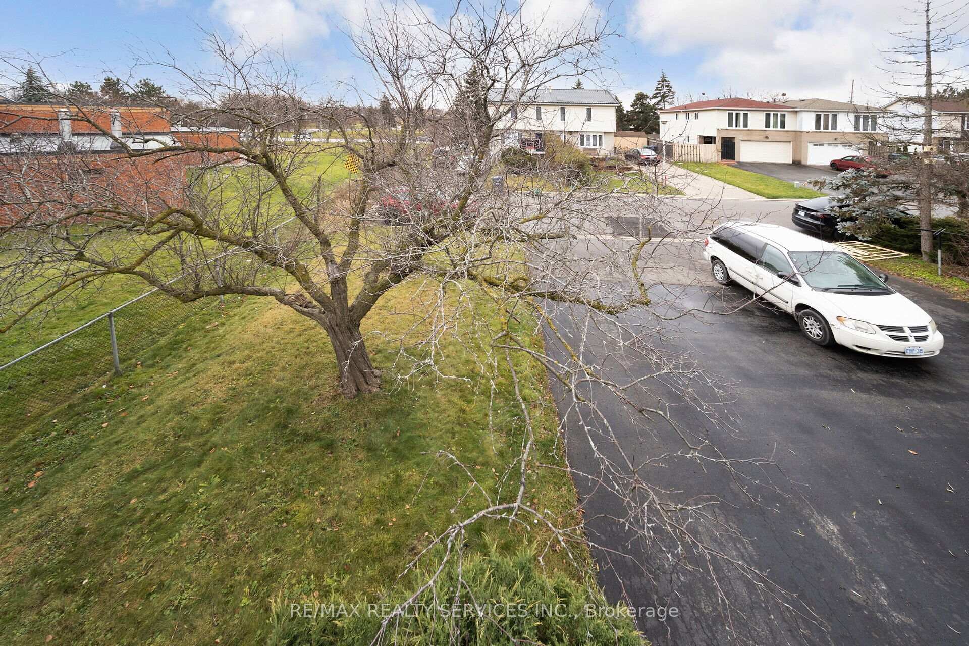 Photo 36 of 45 Griselda Crescent N, Brampton, Northgate — HOMEH