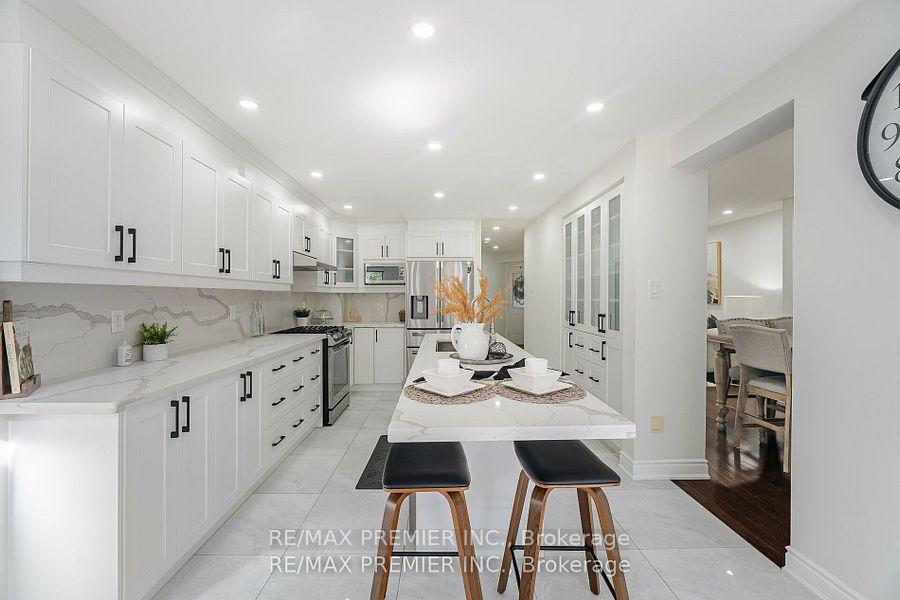 Photo 8 of 37 Furrows End, Brampton, Heart Lake West — HOMEH
